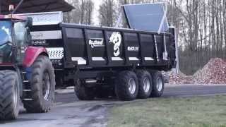 Rozrzutnik obornika Brochard Black Line 30T Manure spreader Brochard in Poland épandeur à fumier [upl. by Lehcin955]