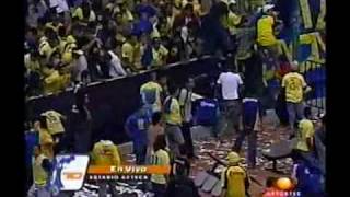 América vs San Caetano La Violencia en el Estadio Azteca 2004 [upl. by Doughman]