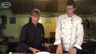 Italienischer Pizzateig Kochvideos Pizza Rezepte Villa Martha Kochschule [upl. by Scrogan]