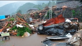 Japón más de 5000 personas siguen aisladas por las lluvias torrenciales [upl. by Annaigroeg]