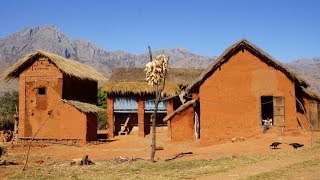 Voyage à Madagascar  grand tour de lile rouge  1ère partie [upl. by Corabel]