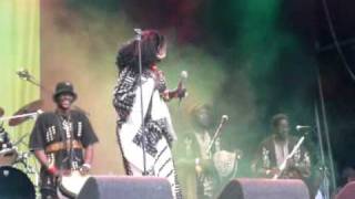 Oumou Sangaré op het Festival Mundial 2009 [upl. by Deeyn]