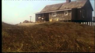 UN ETE 42 Bande annonce VF  1971 [upl. by Issim]