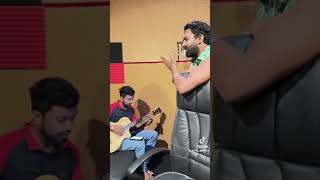 මේවා ලයිව් කියන්න හැමෝටම බෑ 😍❤️ Thahanan Dan Mata Oyage  Viraj Perera Live Acoustic virajperera [upl. by Darby]