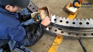 How to put the the roller for slewing bearing [upl. by Yggep]