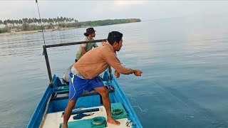 Hal biasa melihat orang Mancing ikan besar di depan kampung [upl. by Yenahpets341]