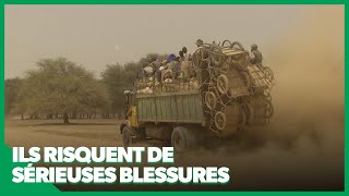 Voyage périlleux  la réalité des transports en Afrique [upl. by Endres719]