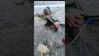 Yung Relax Kalang sa Paghuli fishingtechniques cambodia amazing [upl. by Llireva]