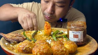 Enjoying Delicious egg curry dry fish hot king chilly and spicy Aphes pickle  kents vlog [upl. by Harod]