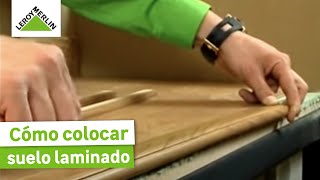 Cómo colocar suelo laminado y rodapié Parte II  LEROY MERLIN [upl. by Grand]