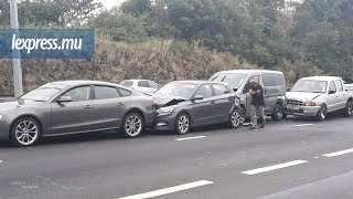 Pailles carambolage entre plusieurs véhicules la circulation perturbée [upl. by Antonino554]