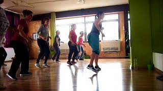 quotMadre tierraquot Chayanne Coreografia Zumba® [upl. by Lyrahc]