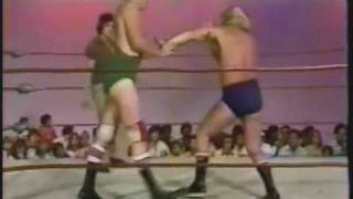 Rick Rip Oliver vs Dallas Montgomery 6979 Classic Memphis Wrestling Jobber Match [upl. by Ximenes]