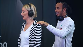 Lewis Hamilton pone en aprietos a Checo Pérez y discuten por Max Verstappen previo al GP de Japón [upl. by Assennav]