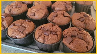 CHOCOLADE MUFFINS  CUPCAKE  RECEPTEN OUM YOUNES 251 [upl. by Atsocal202]