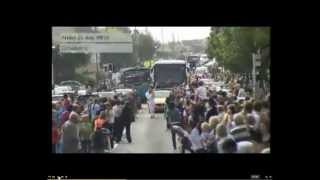 Man attempts to grab the Olympic torch in Gravesend [upl. by Eduino69]