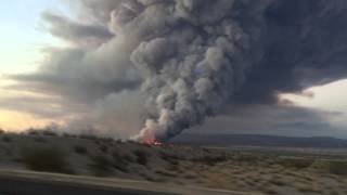 Massive Willow Fire wildfire spews scary smoke over Bullhead City Kingman AZ and Needles CA [upl. by Urial]