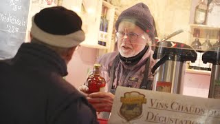 Un vin chaud québécois au Marché de Noël allemand [upl. by Otokam]