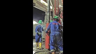 Floorman job on rig rig derrick drilling oil tripping [upl. by Dilks991]