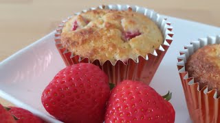 Esponjosos cupcakes con fresa  healthy  keto  bajos en carbohidratos [upl. by Yerffoj]