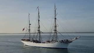 HNOMS Statsraad Lehmkuhl Norwegian training sailing ship sailing into Portsmouth harbour [upl. by Cotterell]