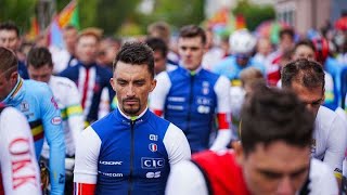 Mondiaux de cyclisme  Julian Alaphilippe abandonne après s’être déboîté l’épaule dans une chute [upl. by Eart]