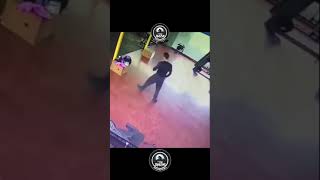 Fantasma en el gimnasio fantasmas brujas miedo espantos espeluznantes [upl. by Aneekal]