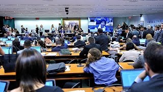 Votação da reforma trabalhista comissão aprova texto principal [upl. by Luapsemaj668]