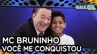 MC BRUNINHO CANTA VOCÊ ME CONQUISTOU NO JOGO DO BANQUINHO Raul Gil [upl. by Ardnalahs]