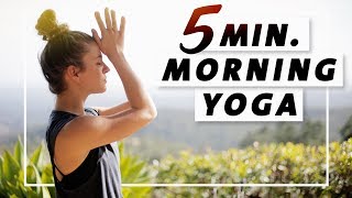 Yoga Sonnengruss Morgenroutine  5 Minuten für jeden Tag [upl. by Meerek]