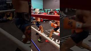 Flyweight vs Welterweight Sparring champion boxing [upl. by Aineg]