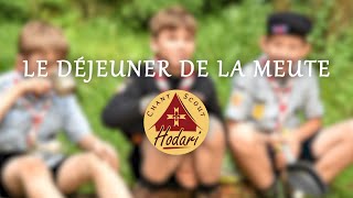 Le déjeuner de la meute  Chant Scout [upl. by Akienat]