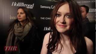 DAKOTA FANNING HABLA HISPANA [upl. by Yehsa]