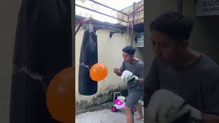 Meletuskan balon ditinju  shorts comedy balloon funny meletuskanbalon [upl. by Katsuyama]