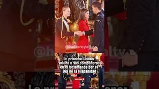 La princesa Leonor saluda a sus compañeros en el besamanos leonor princesaleonor españa [upl. by Nidak896]