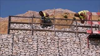 Gabions wall construction  Leiria  Construção muro em gabiões [upl. by Gerianna]