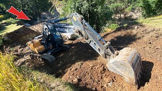 Excavator Building Mountain Road Perfectly A Masterful Display of Skill and Precision  Trackhoe [upl. by Isborne774]