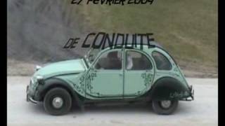 1ère leçon de conduite dans une 2CV [upl. by Eilhsa636]