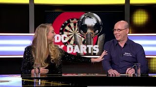 Darten is niet echt de sport van de knappe mannen  RTL 7 DARTS WK 2018 [upl. by Nahtnahoj]