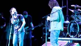 Pearl Jam amp Chris Cornell  Hunger Strike live [upl. by Rodenhouse]