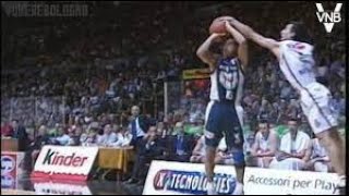 19062001 La stoppata di Manu Ginobili su Carlton Myers 🖐️ [upl. by Sibley691]