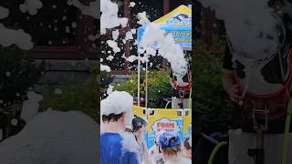 Making a splash at the Bubble Foam Party 버블 폼 파티에서 거품 일으키기 [upl. by Rhett]