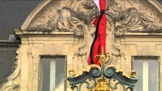 Les drapeaux en berne à la mairie de Rennes [upl. by Harbird]