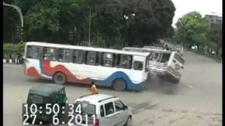 Live Bus Accident Farmget Dhaka Bangladesh [upl. by Reina]