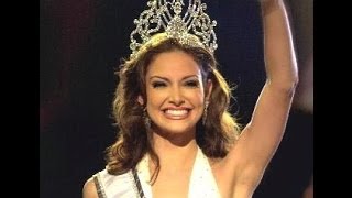 Denise Quiñones in her coronation as Miss Universe 2001 [upl. by Yerffoeg236]