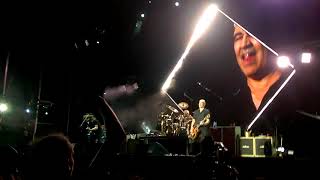 Foo Fighters  Blitzkrieg Bop Ramones  Buenos Aires Argentina  732018 [upl. by Tugman]