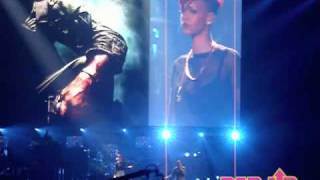 Eminem x Rihanna Perform Live in Los Angeles [upl. by Jasper972]