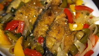 Pescado en escabeche [upl. by Anekam]