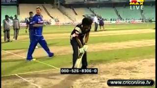 Shahrukh Khan Batting Against SHANE WARNE  SUNIL GAVASKAR P [upl. by Nosreip444]