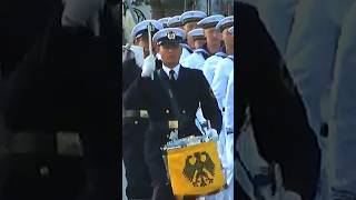 Preußens Gloria im preußischen Paradeschritt  Bundeswehr Stabsmusikkorps Spielmannszug bundeswehr [upl. by Royo239]